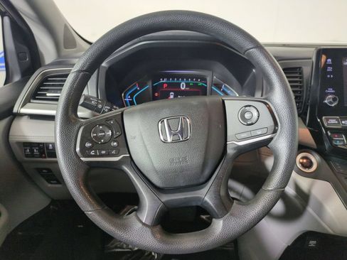Used 2018 Honda Odyssey EX image 17