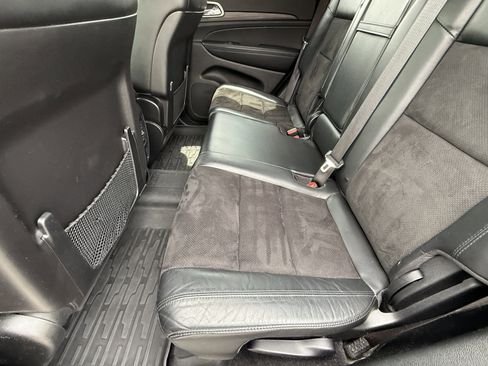 Used 2021 Jeep Grand Cherokee Laredo X AWD/4WD image 16