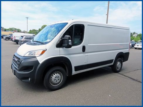 Used 2025 RAM ProMaster 2500 w/ Convenience Group FWD image 3