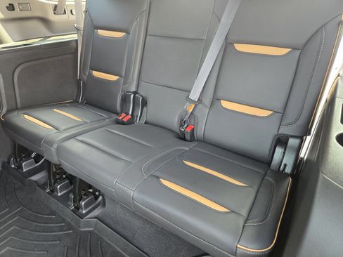 Used 2023 GMC Yukon XL AT4 w/ AT4 Premium Package image 39