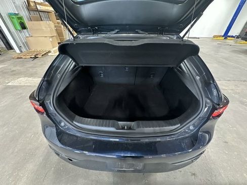 Used 2019 MAZDA MAZDA3 Hatchback w/ Preferred Package FWD image 25