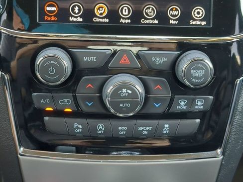 Used 2019 Jeep Grand Cherokee Limited AWD/4WD image 22