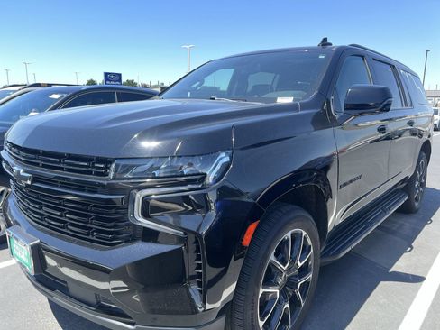 Used 2024 Chevrolet Suburban RST w/ Luxury Package AWD/4WD image 10