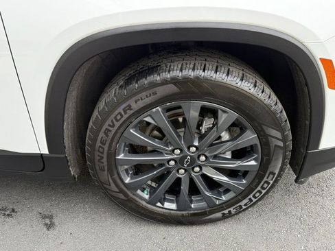 Used 2023 Chevrolet Traverse RS image 23