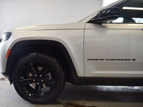 New 2026 Jeep Grand Cherokee Limited w/ Limited Altitude Package AWD/4WD image 53