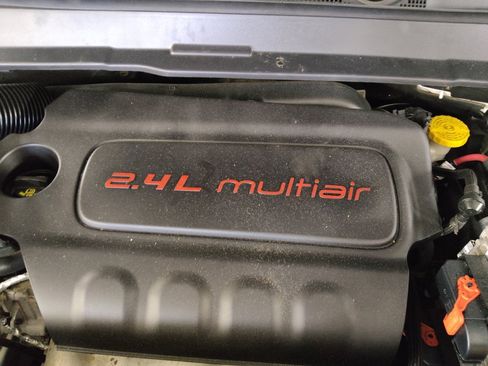 Used 2018 Jeep Compass Latitude w/ Cold Weather Group AWD/4WD image 30