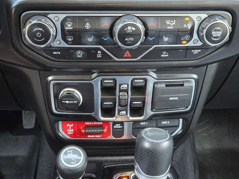 Used 2023 Jeep Gladiator Mojave w/ Cold Weather Group AWD/4WD image 20