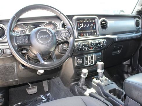 Used 2022 Jeep Wrangler Unlimited Sport AWD/4WD image 13