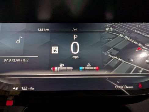 New 2026 Land Rover Range Rover Long Wheelbase SE AWD/4WD image 18