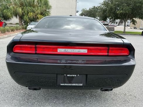 Used 2011 Dodge Challenger image 7