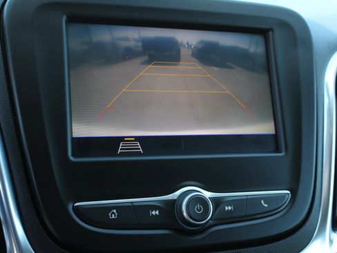 Used 2021 Chevrolet Equinox LS w/ LS Convenience Package AWD/4WD image 12
