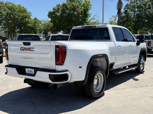 Used 2025 GMC Sierra 3500 Denali image 5