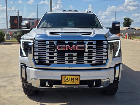 Used 2024 GMC Sierra 3500 Denali w/ Denali Reserve Package AWD/4WD image 2