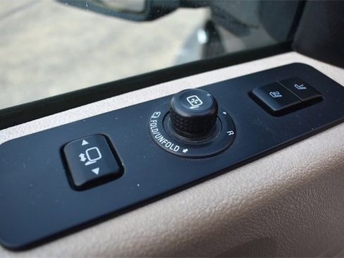 Used 2015 Ford F350 Lariat w/ Chrome Package image 22