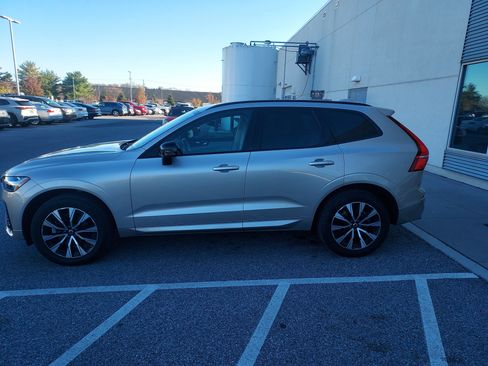 Used 2024 Volvo XC60 B5 Core w/ Climate Package image 8