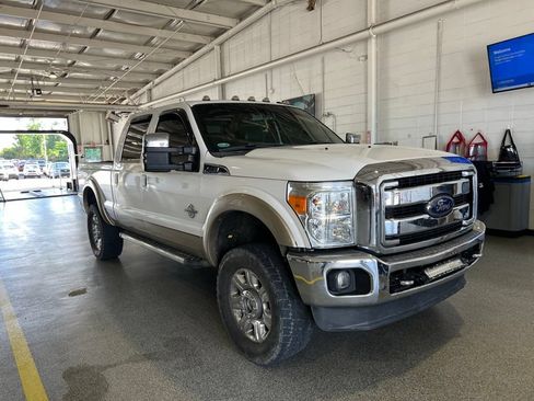Used 2012 Ford F250 Lariat w/ Lariat Ultimate Pkg AWD/4WD image 2