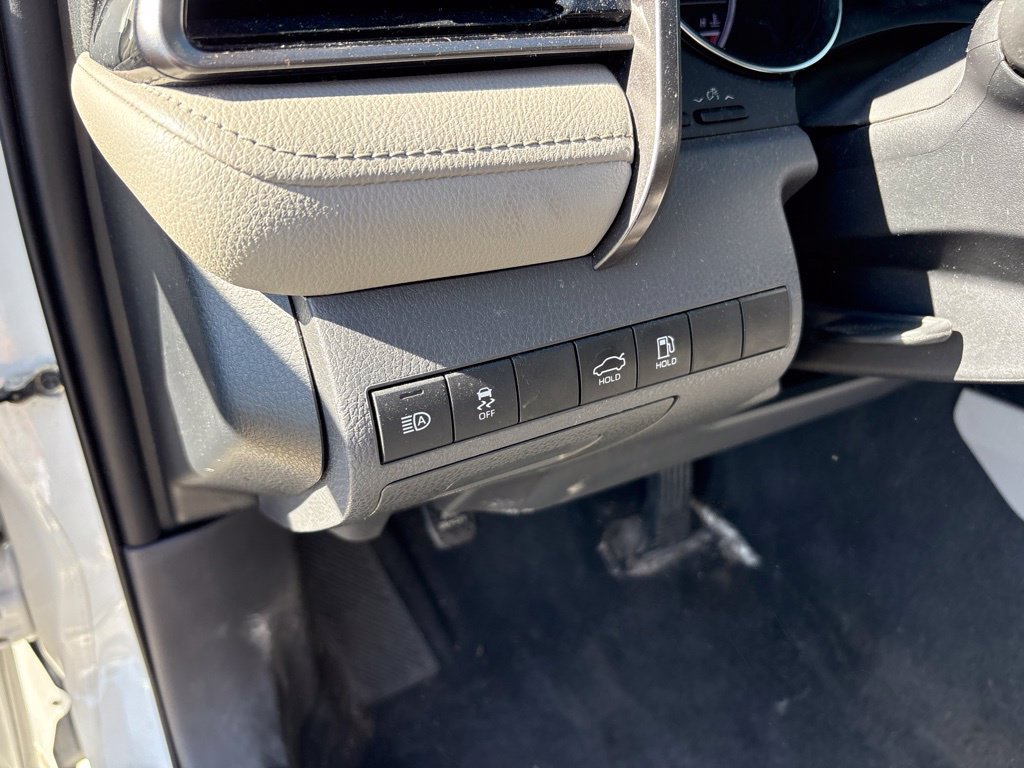 Used 2020 Toyota Camry LE FWD image 16