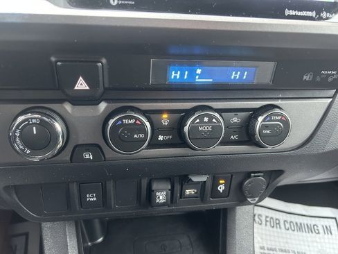 Used 2023 Toyota Tacoma TRD Sport image 18