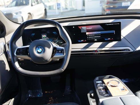 Certified 2023 BMW iX M60 image 7