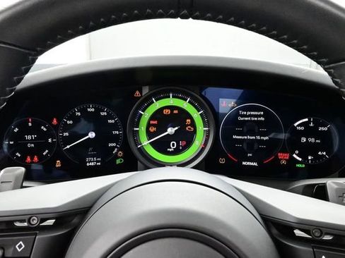 Certified 2024 Porsche 911 Carrera T RWD image 9