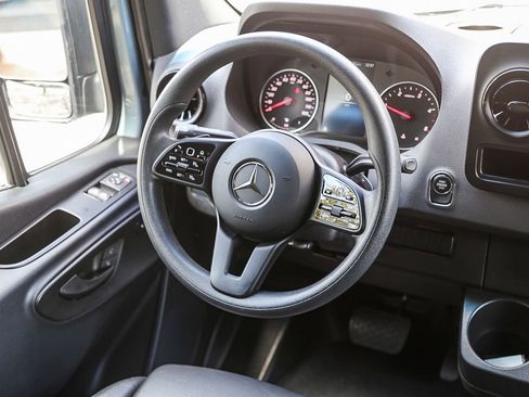 Used 2024 Mercedes-Benz Sprinter 2500 image 14