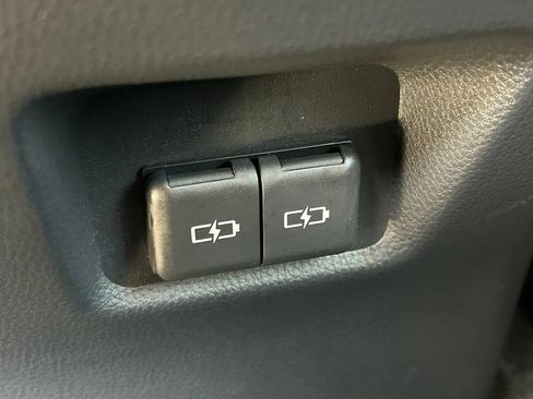 Used 2025 Toyota RAV4 XLE w/ Convenience Package FWD image 22