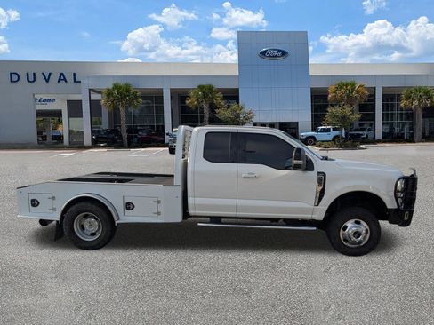 Used 2024 Ford F350 Lariat image 3