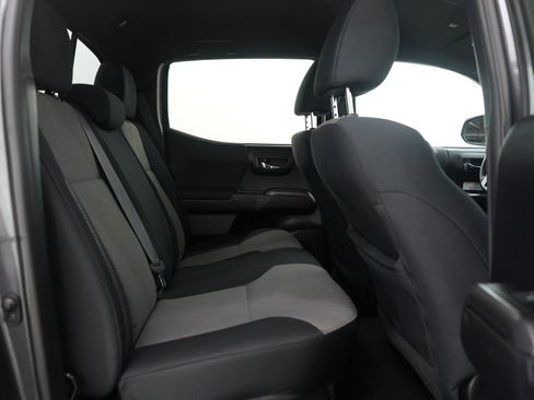 Used 2020 Toyota Tacoma TRD Off-Road image 11