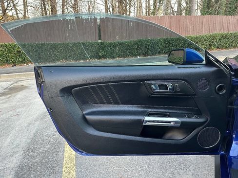 Used 2015 Ford Mustang Premium image 20