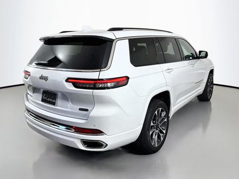 Used 2023 Jeep Grand Cherokee L Overland AWD/4WD image 7