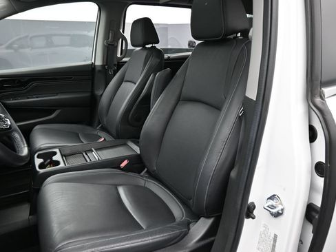Certified 2024 Honda Odyssey Touring image 23