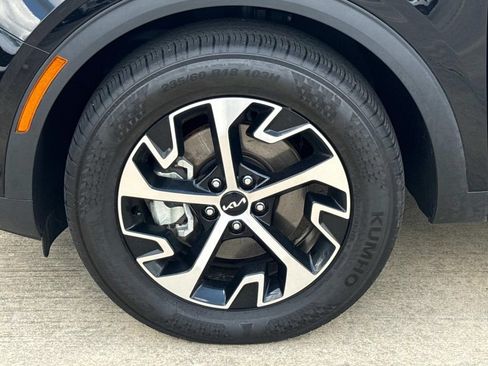 Used 2025 Kia Sportage EX w/ Premium Package AWD/4WD image 5