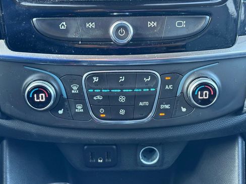 Used 2019 Chevrolet Traverse LT w/ LT Premium Package FWD image 28