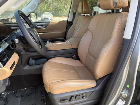 Used 2025 INFINITI QX80 Sensory AWD/4WD image 29