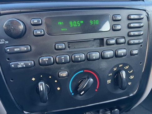 Used 2007 Ford Taurus SE FWD image 4