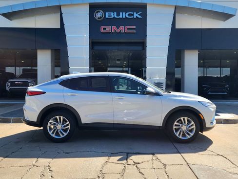 New 2026 Buick Envista Sport Touring w/ Convenience I Package FWD image 3