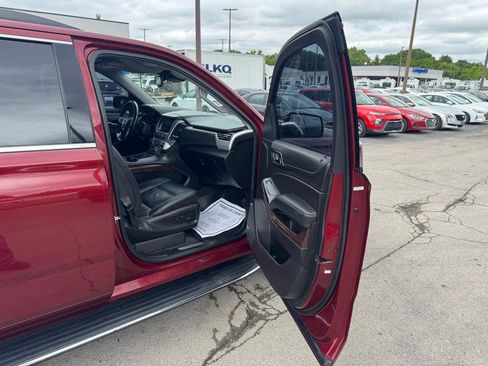 Used 2019 GMC Yukon XL SLT AWD/4WD image 9