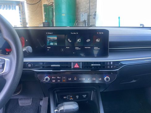 Used 2025 Kia K5 LXS image 17