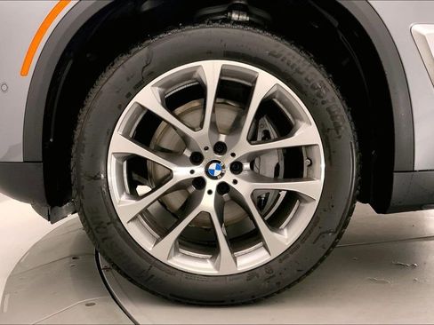 New 2026 BMW X5 xDrive40i w/ Premium Package image 9