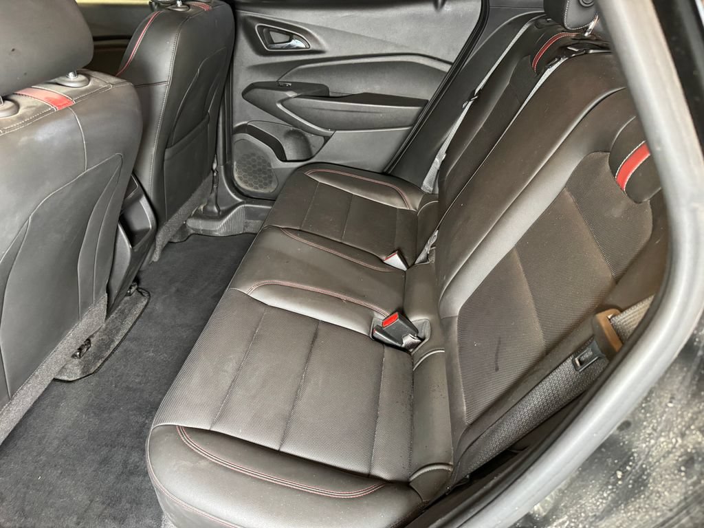 Used 2025 Chevrolet Trax RS w/ Sunroof Package FWD image 20