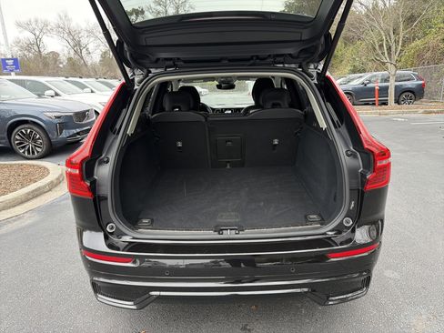 Certified 2025 Volvo XC60 B5 Plus image 34