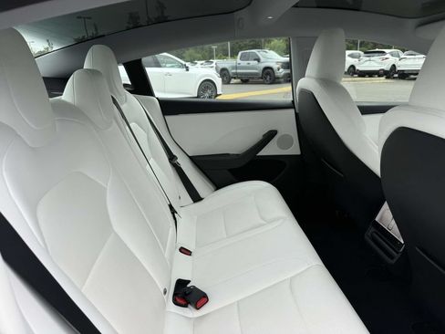 Used 2025 Tesla Model 3 Long Range AWD/4WD image 16
