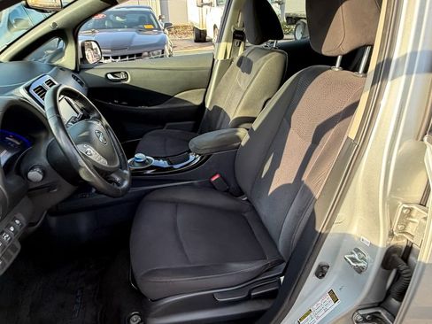 Used 2013 Nissan Leaf SV w/ LED & Quick Charge Pkg FWD image 10