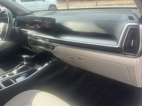 Used 2024 Kia Sorento S w/ Panoramic Sunroof Package image 8