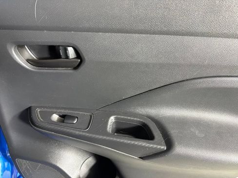 Used 2022 Nissan Versa S FWD image 14