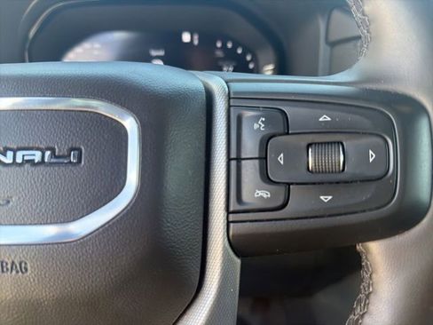 Used 2023 GMC Yukon XL Denali AWD/4WD image 17
