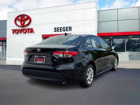 Used 2024 Toyota Corolla LE image 4