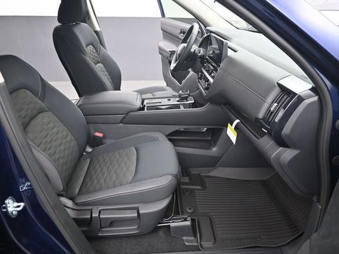 Certified 2026 Nissan Pathfinder SV w/ SV Premium Package FWD image 26