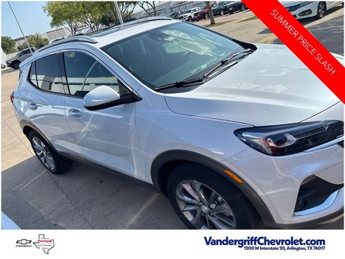 Certified 2023 Buick Encore GX Essence w/ Experience Buick Package FWD image 4