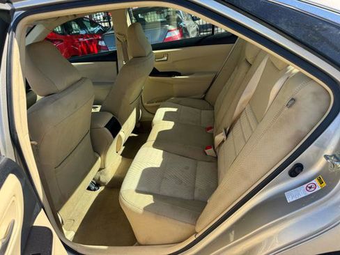 Used 2017 Toyota Camry LE image 9